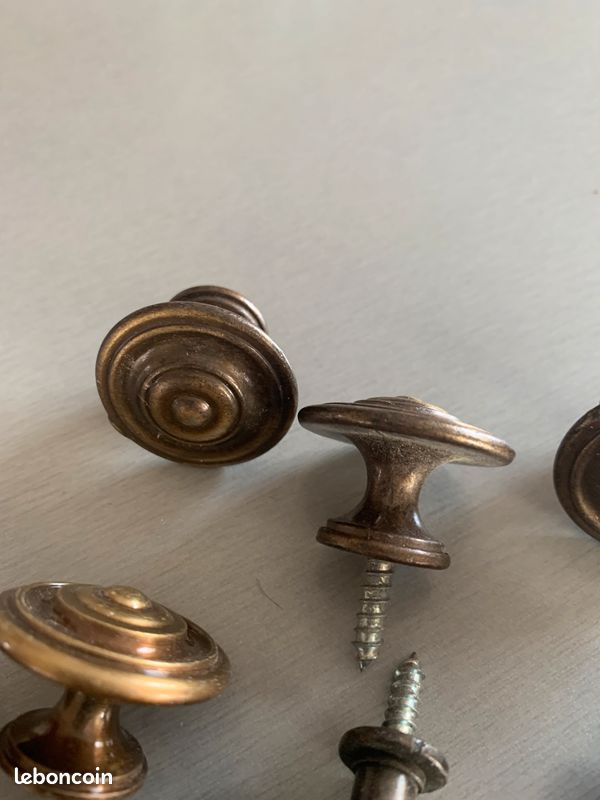 Bouton en laiton massif patinée,diamètre 30 mm + vis de fixation (image 2)