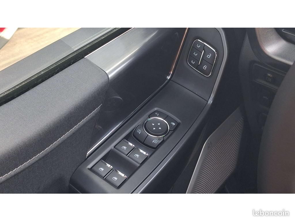 FORD F150 Supercrew LARIAT Black Package V8 5.0L (image 24)