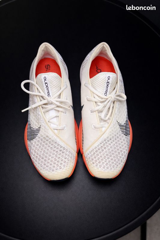 Prix négociable Paire de chaussures nike (image 2)