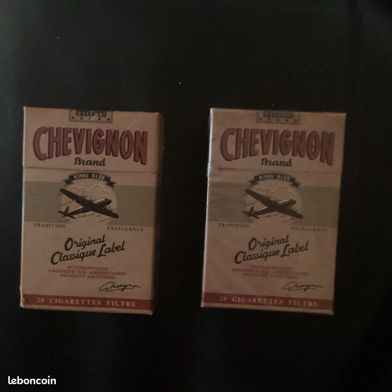 2 paquets de cigarettes Chevignon