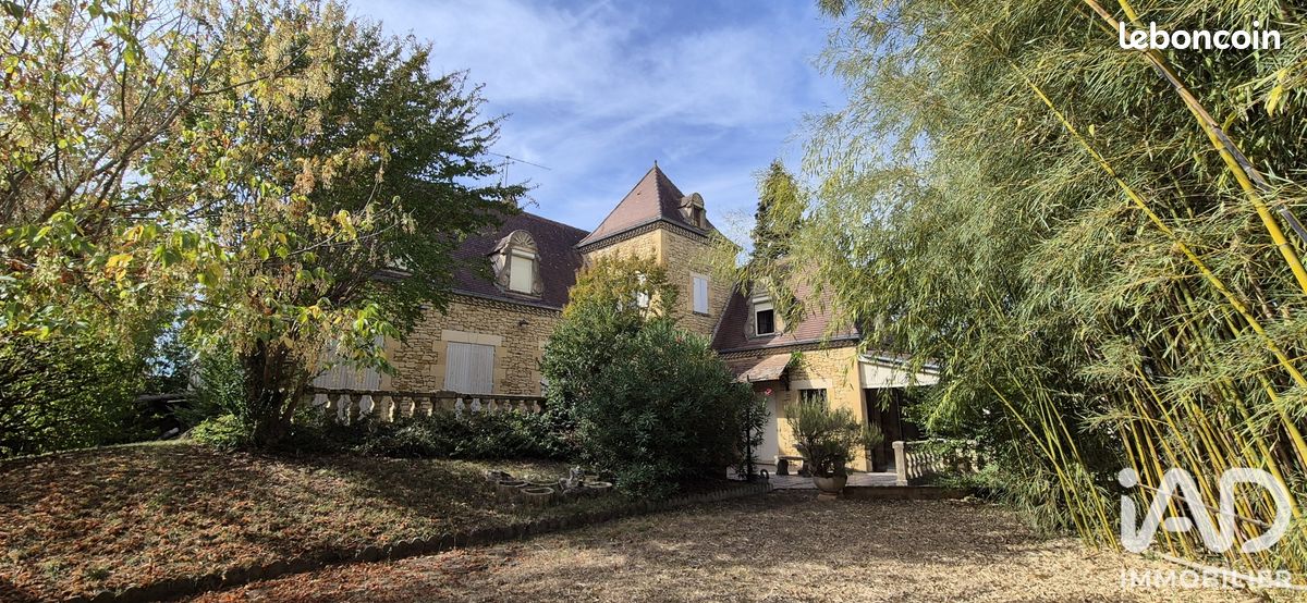 Maison 8 pièces 184 m² · au Bugue · 184 m² · 420 000 €