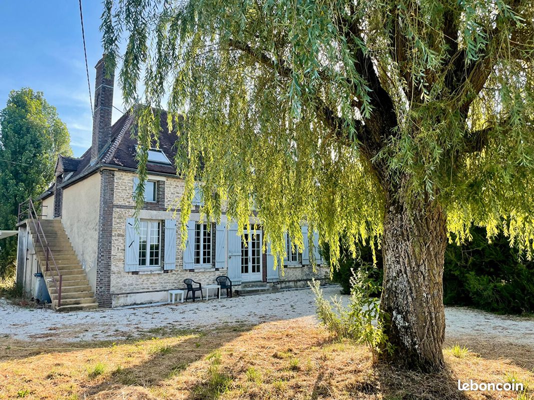 Maison 8 pièces 168 m² · à Courtaoult · 168 m² · 169 000 €