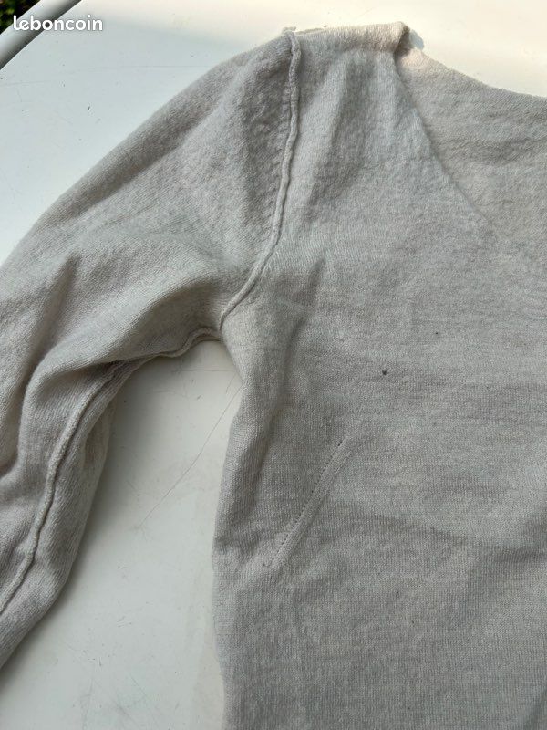 Pull fin zadig et Voltaire couleurs crème avec la tête de mort (image 4)