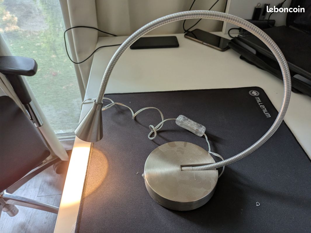 Lampe de bureau (image 3)