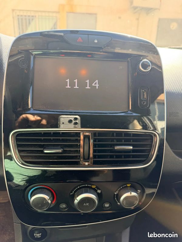 RENAULT CLIO IV BUSINESS dCi 90 Energy eco2 (image 18)