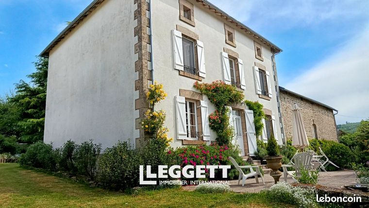 Maison 10 pièces 270 m²