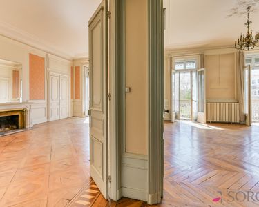 Appartement 1 150 000 € - 243 m²