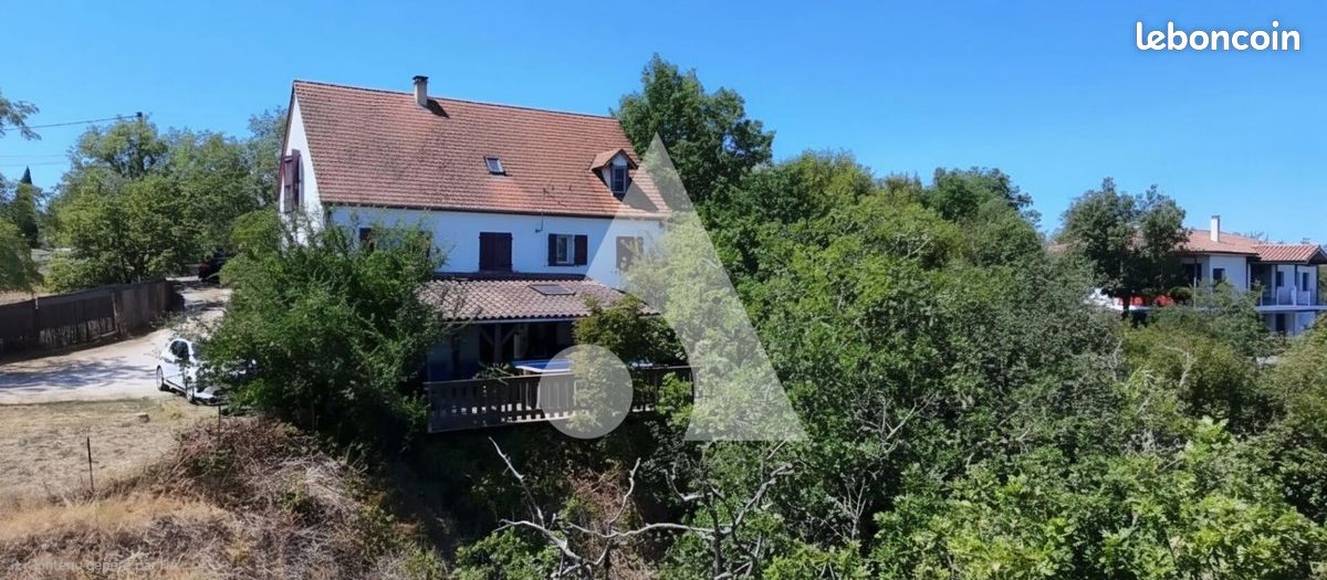 Maison 11 pièces 268 m² · à Le Montat · 268 m² · 439 000 €