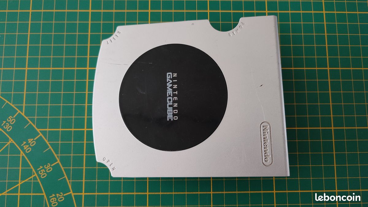 Capot ouverture gris F3-2 pièce détachée console de jeux Nintendo Gamecube DOL-001 (EUR) #D66 (image 1)