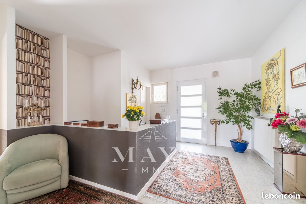 Maison 10 pièces 202 m² · à Riedisheim · 202 m² · 680 000 €