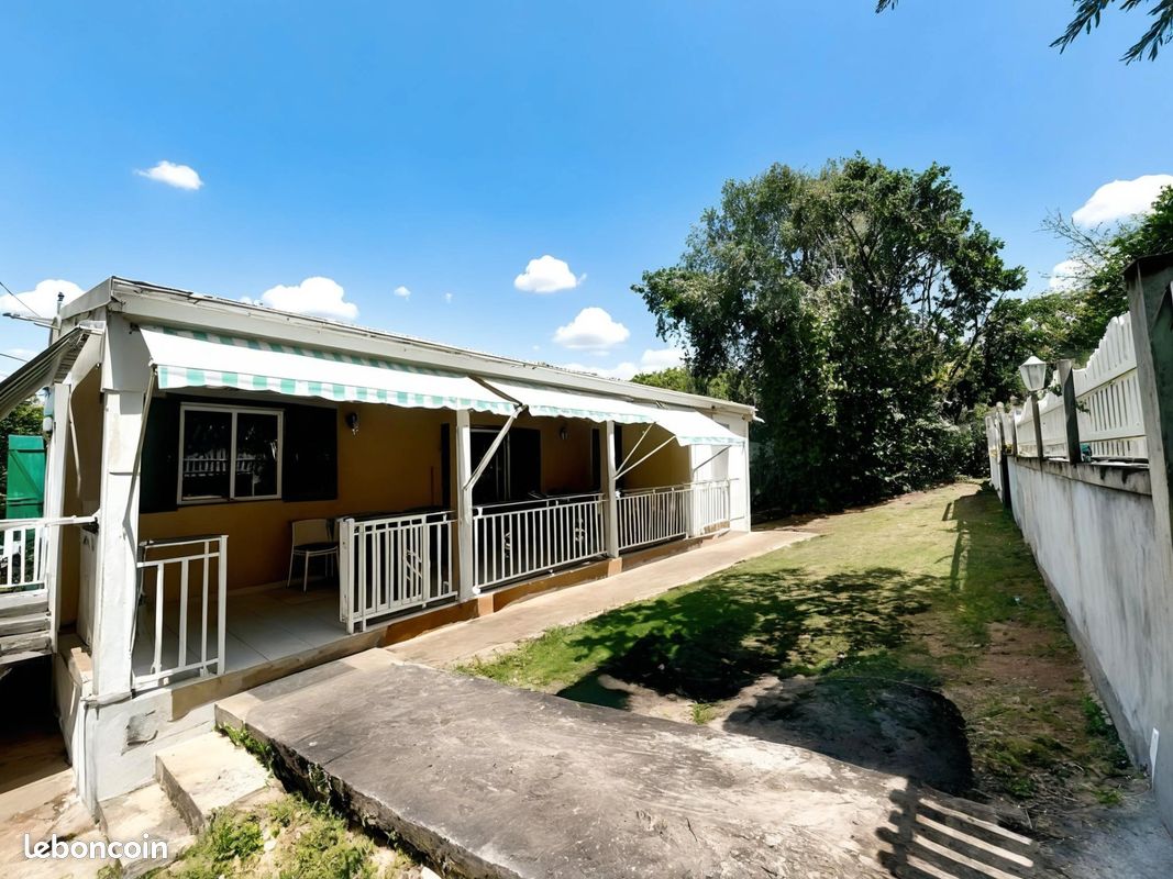 Maison 6 pièces 95 m² · à Sainte-Anne · 95 m² · 250 000 €