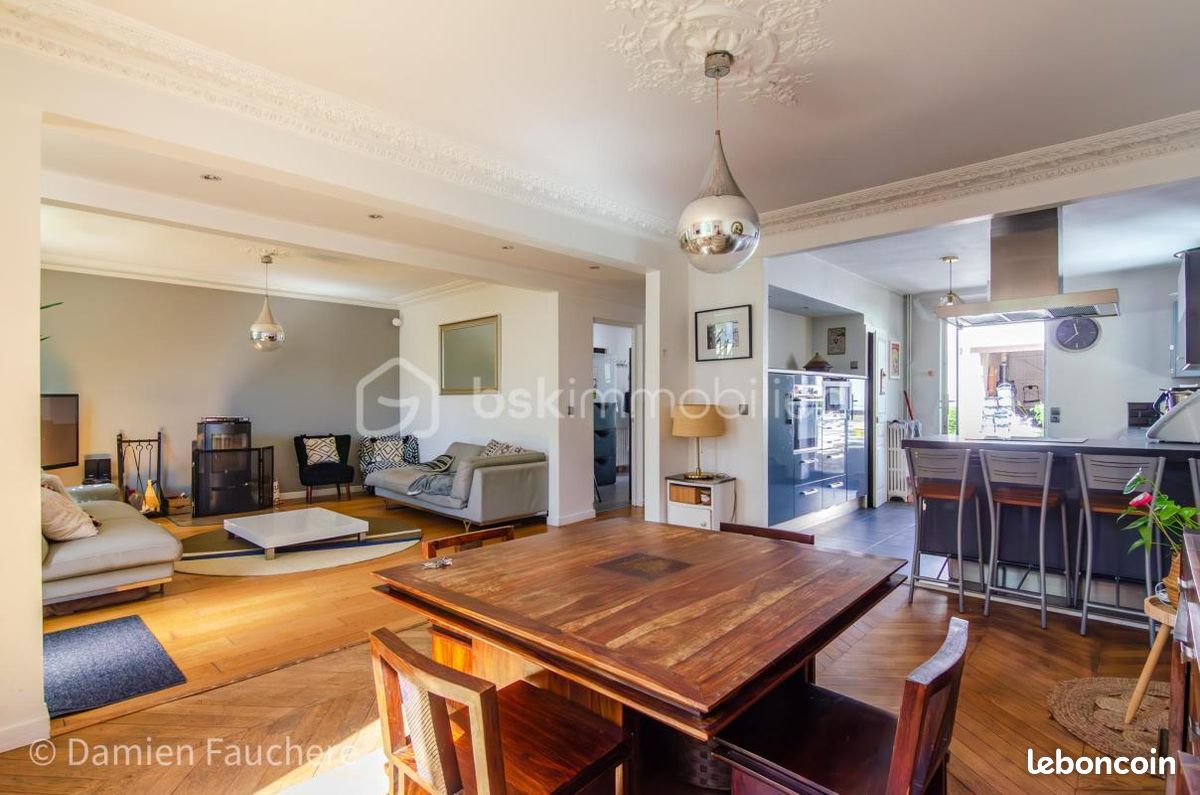 Maison 9 pièces 245 m² · à Savigny-sur-Orge · 245 m² · 479 000 €