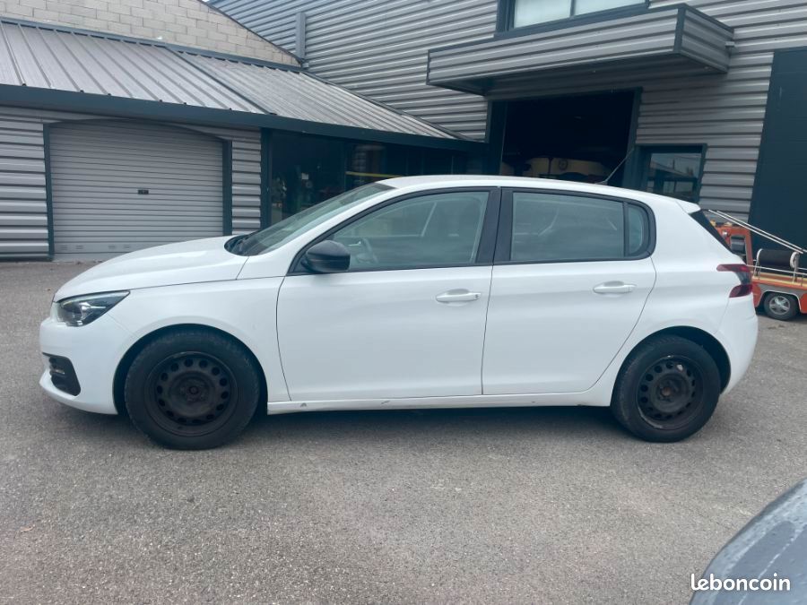 Peugeot 308 AFFAIRE 1.6 BLUE HDi 100 ch (image 4)