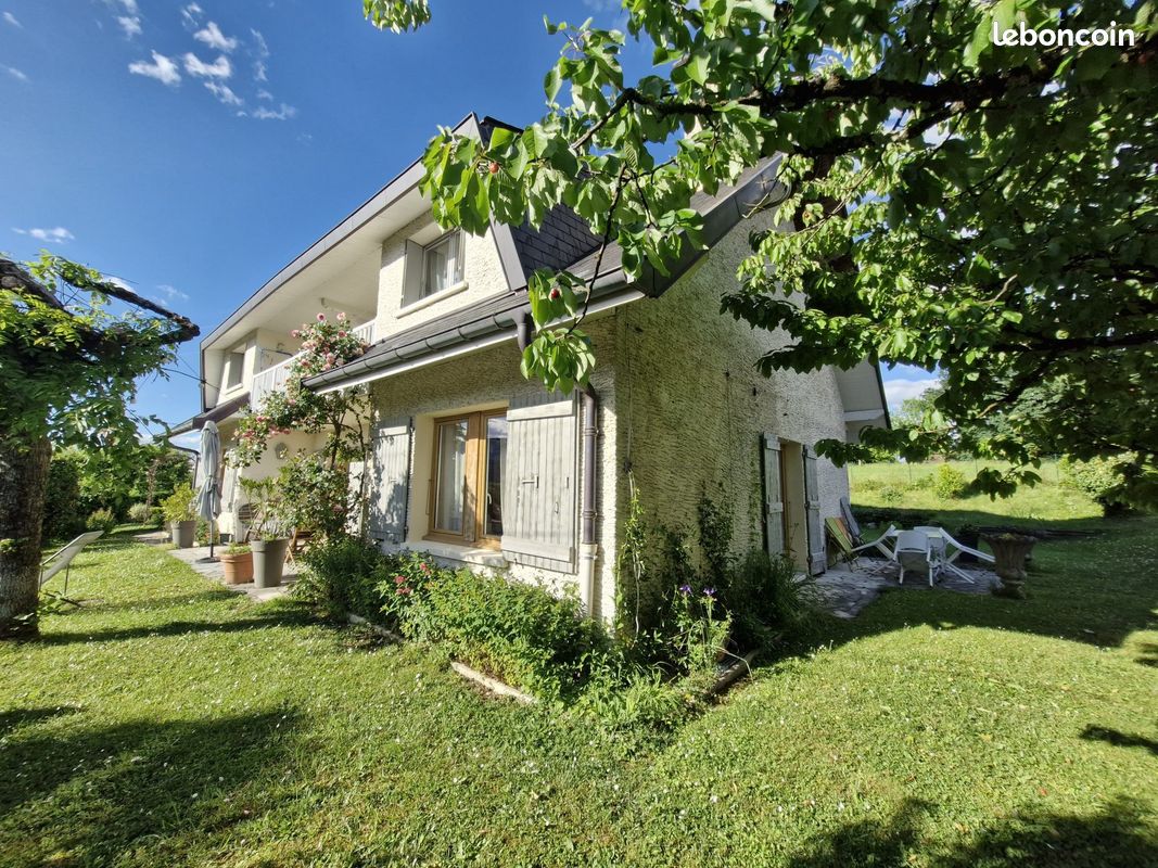 Maison 8 pièces 179 m² · à Sales · 179 m² · 529 000 €