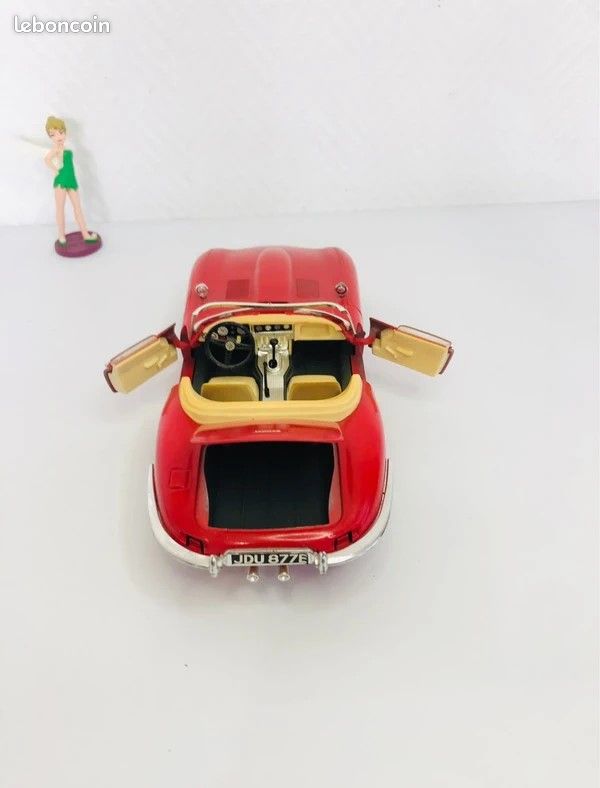 Bburago Jaguar Type E Cabriolet 1961 Rouge – 1/18 – Miniature Collection (image 3)