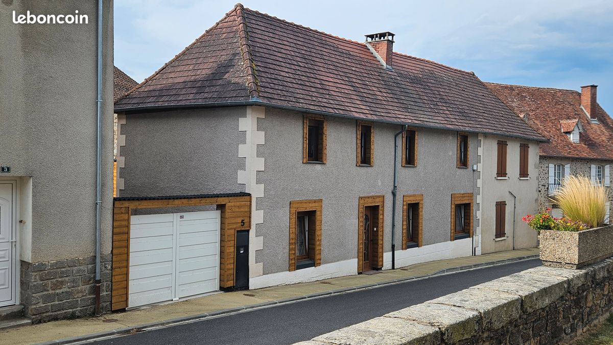 Maison 6 pièces 167 m² · à Saint-Hilaire-Bonneval · 167 m² · 185 000 €