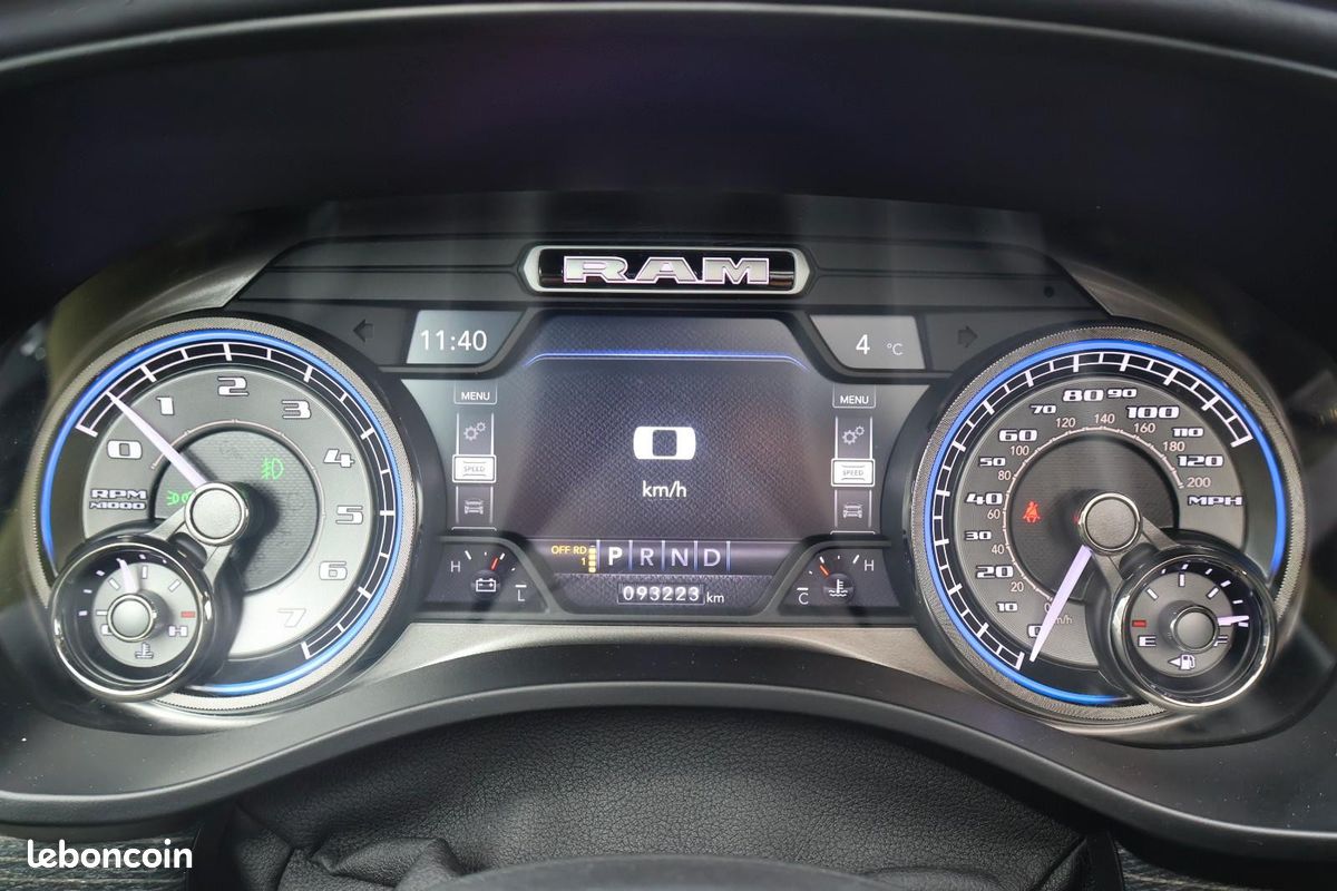 Dodge RAM 1500 Limited 5.7 V8 HEMI 401 ch 4x4 – Harman Kardon – GPL – Toit pano (image 12)