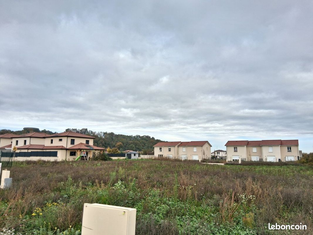 Terrain 383 m² · à Genas · 383 m² · 255 000 €