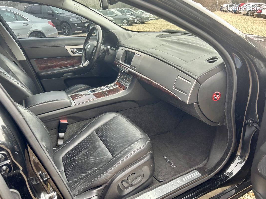Jaguar xf v6 3l d 240 luxe premium 2009 (image 4)