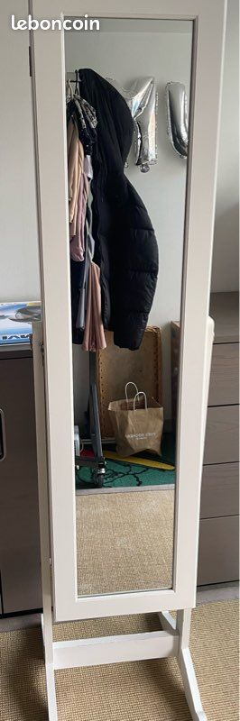 Armoire à bijoux (image 1)