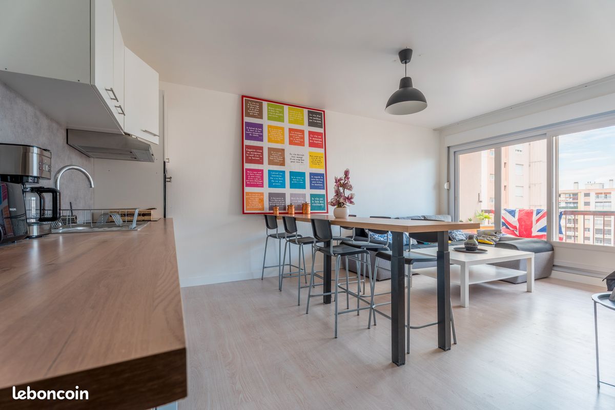 Appartement 5 pièces 82 m² · à Bron · 82 m² · 1 700 €/mois