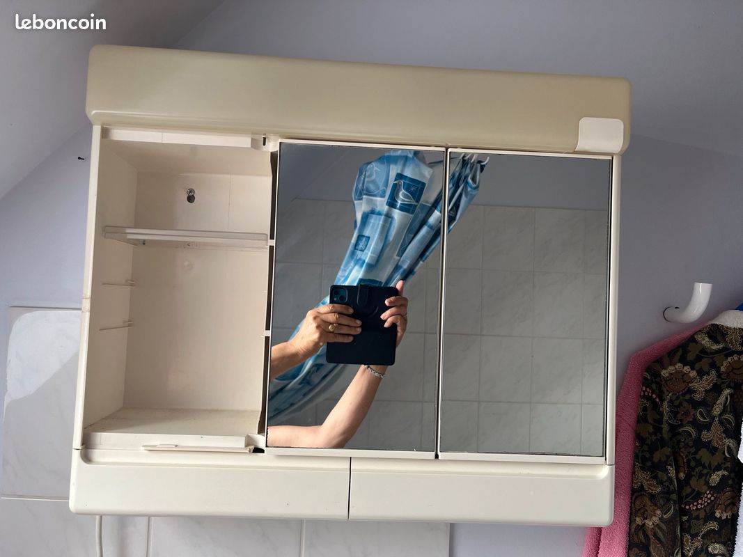 Armoire de toilette (image 1)
