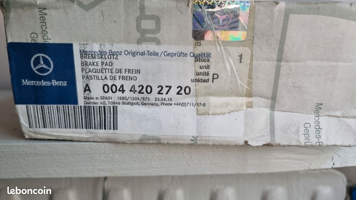 Jeu plaquettes arrière mercedes (image 1)