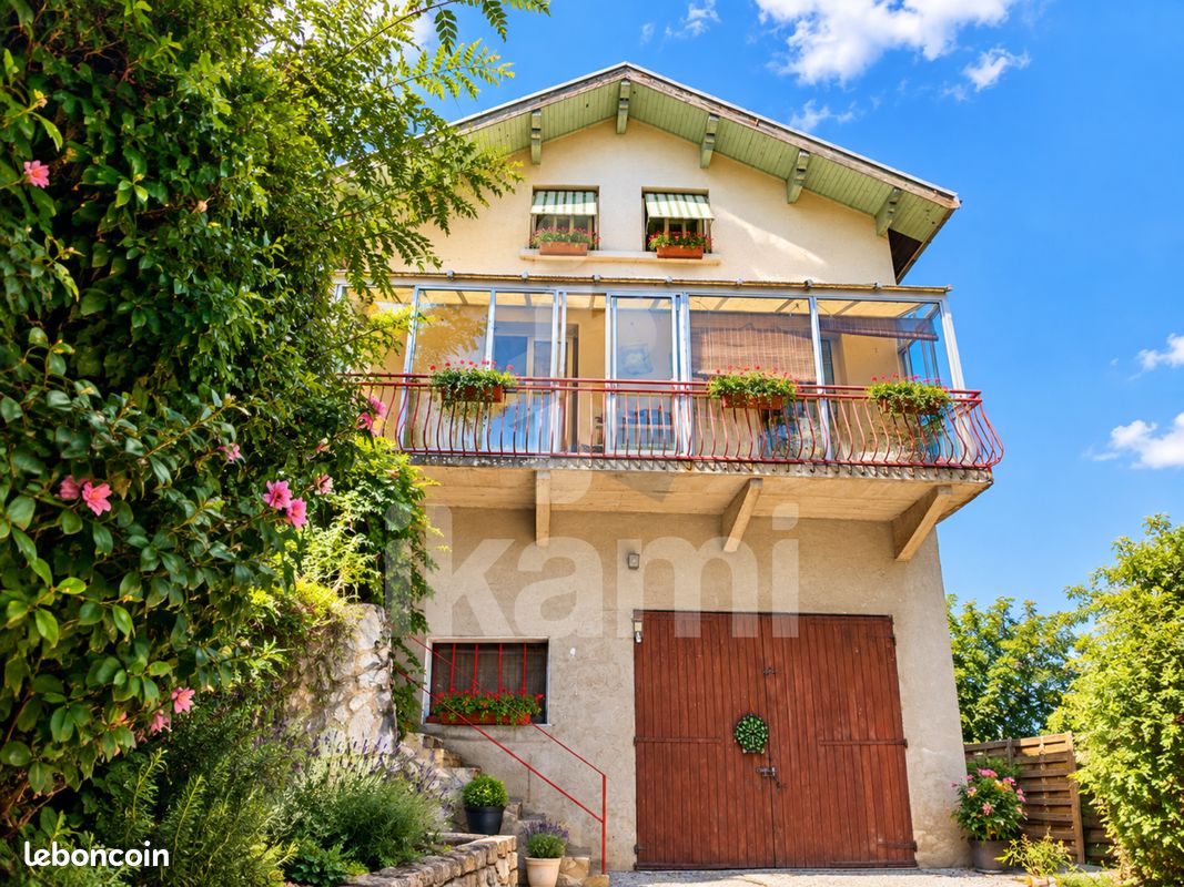 Immeuble 3 pièces 218 m² · à Vinay · 218 m² · 299 000 €
