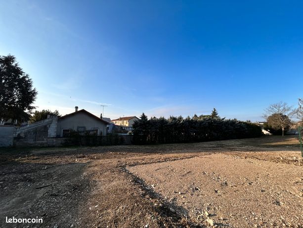 Terrain 397 m² DECINES CHARPIEU