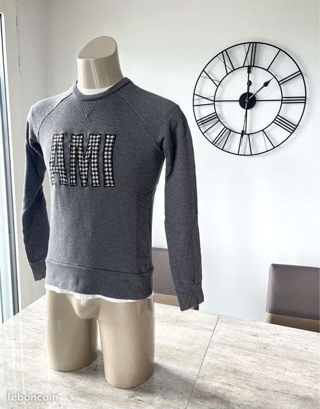 Sweat pull Ami Paris très bon état taille XS (image 1)