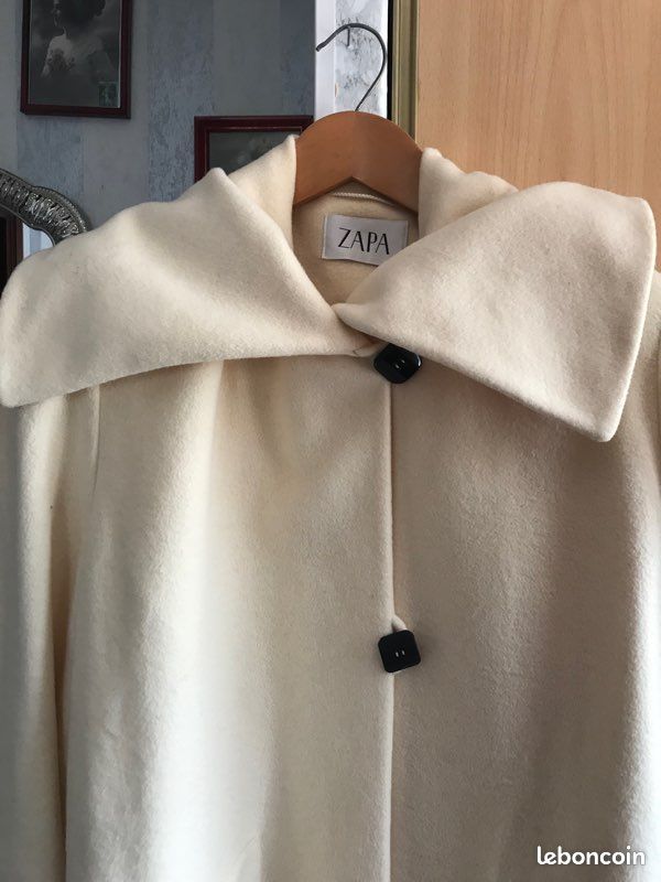 Vend Manteau Trois Karts Couleur Blanc Cassé (image 2)
