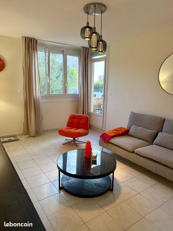 Appartement 3 pièces 52 m² · à Bron · 52 m² · 650 €/mois