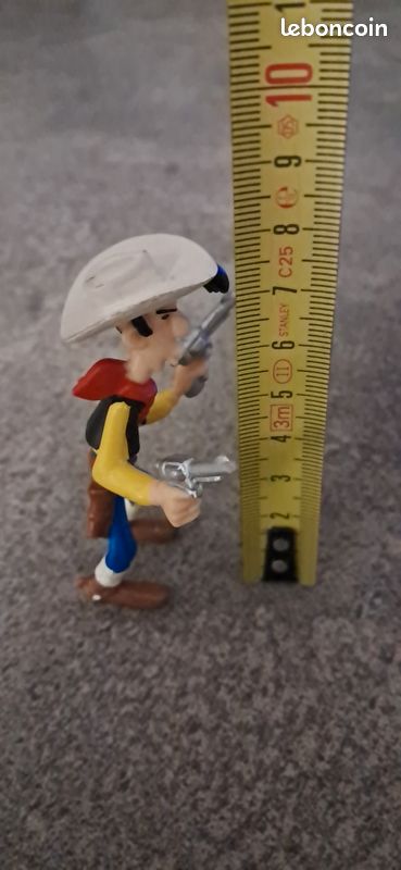 Lucky Luke avec pistolet figurine Plastoy Occasion - Destination figurines