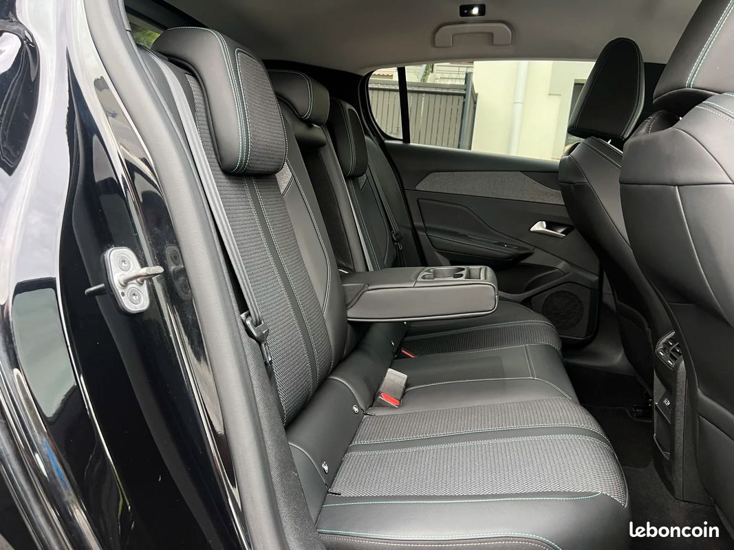 Peugeot 308 1,5 BLUE HDI 130 ALLURE CARPLAY - CAMÉRA 360 - ACC - LED (image 25)