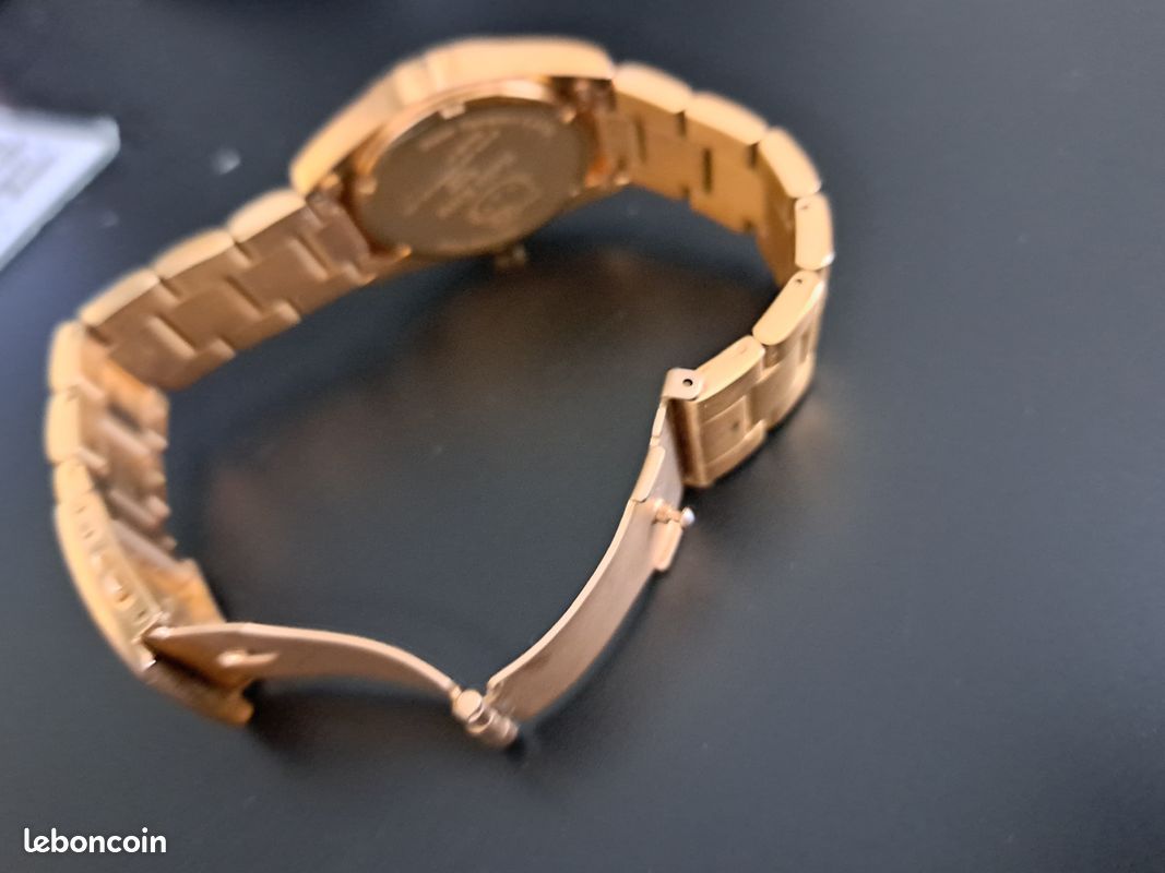 Montre hello kitty by victoria couture - Montres & Bijoux display picture 1