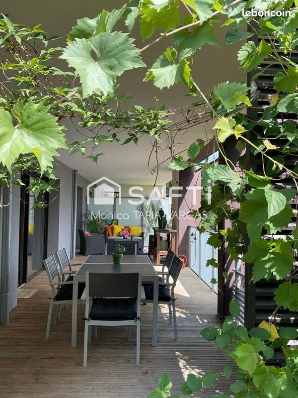 Appartement 4 pièces 103 m² · à Divonne-les-Bains · 103 m² · 3 550 €/mois