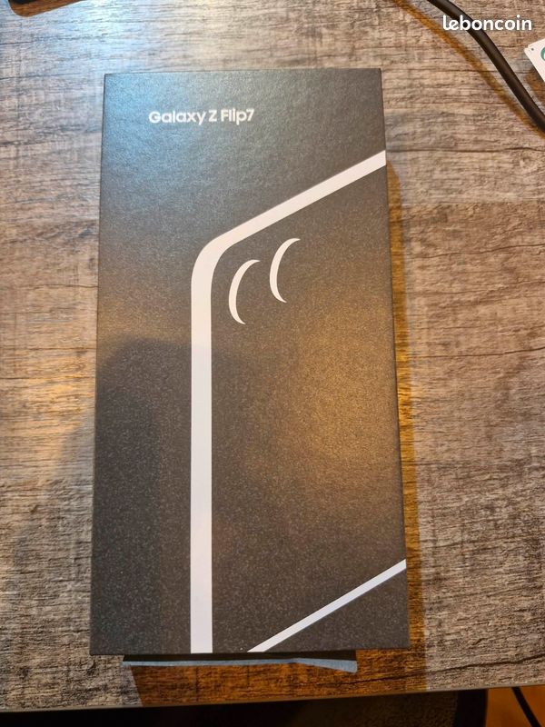 Samsung Z FLIP 7 (image 5)