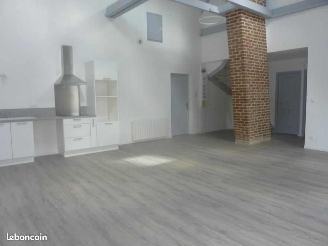 Appartement 4 pièce(s) 127 m²à louer Lisieux