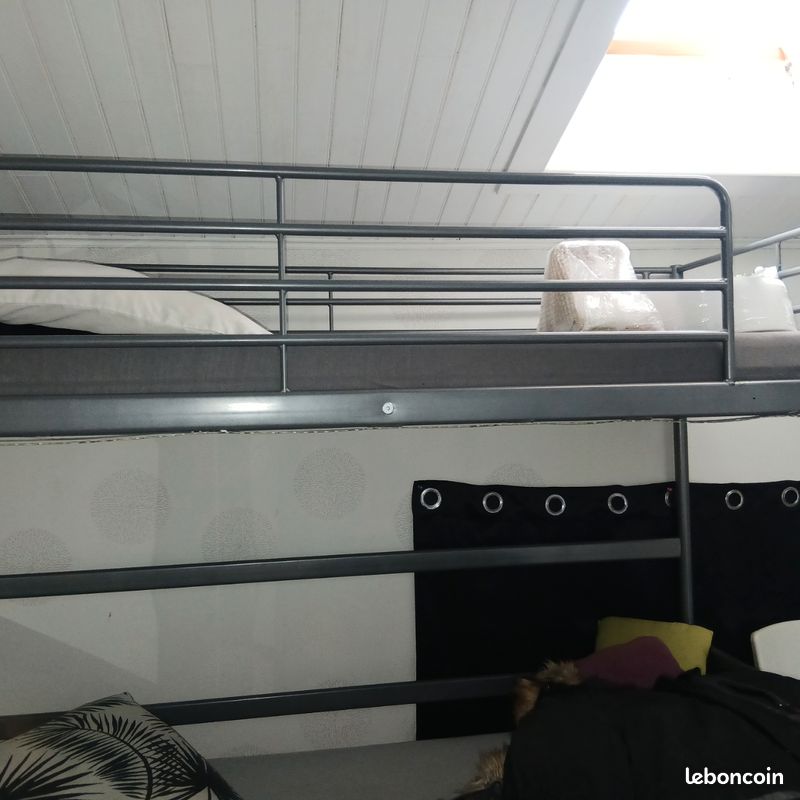 Lit mezzanine (image 2)