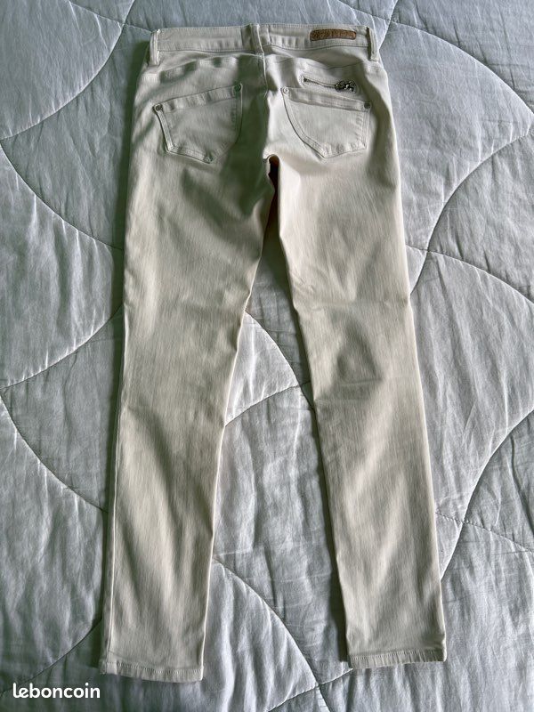 Pantalon femme taille S (image 2)
