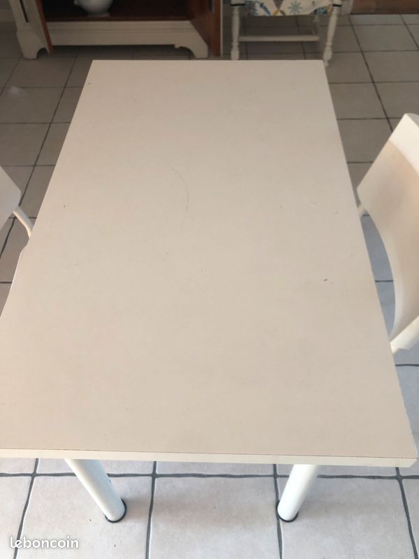 Table et deux chaises IKEA (image 8)