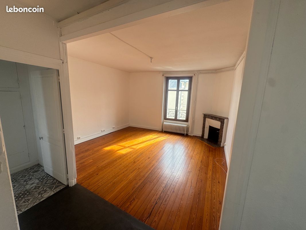 Immeuble 9 pièces 361 m² · à Laval · 361 m² · 440 000 €