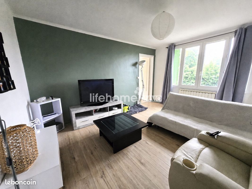 Immeuble 137 m² · à Sainte-Feyre · 137 m² · 99 000 €