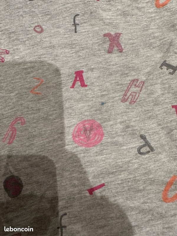T-shirt gris motifs lettres 86/92 cm (image 2)