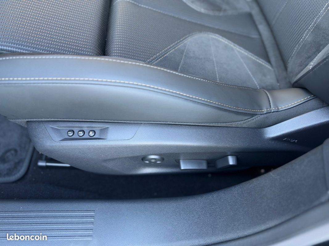DS DS 4 BlueHDi 130ch Etoile {7.000 KM REEL - DRIVE ASSIST 2.0 - CAMERA 360°} (image 19)