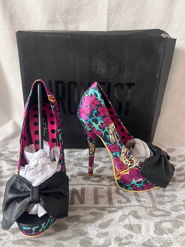 Talon Haut Iron Fist Babylon - Taille 5 US - Multicolore - Neuf Dans Sa Boîte