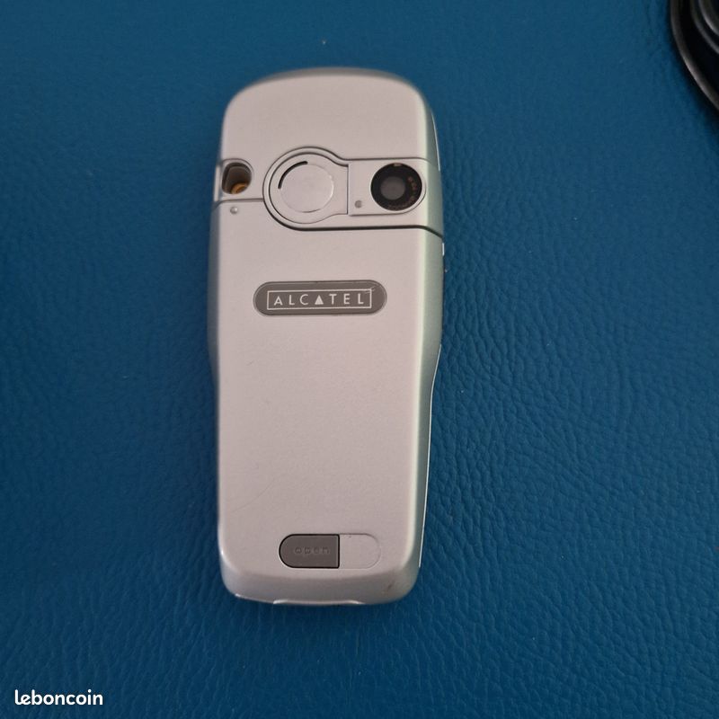 Téléphone vintage Alcatel One Touch 735 (image 4)