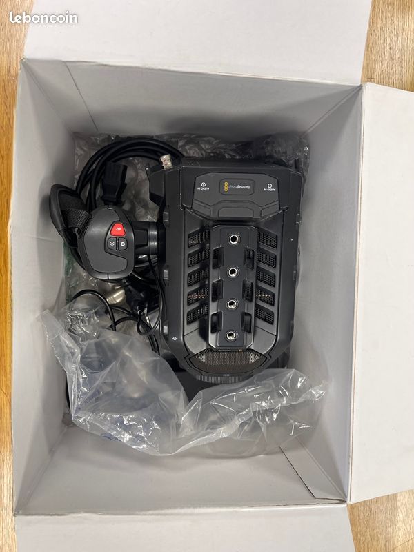 Blackmagic URSA Mini 4K EF – Très bon état – Boîte d'origine (image 2)