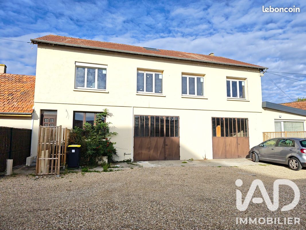 Appartement 4 pièces 107 m² · à Louviers · 107 m² · 76 000 €