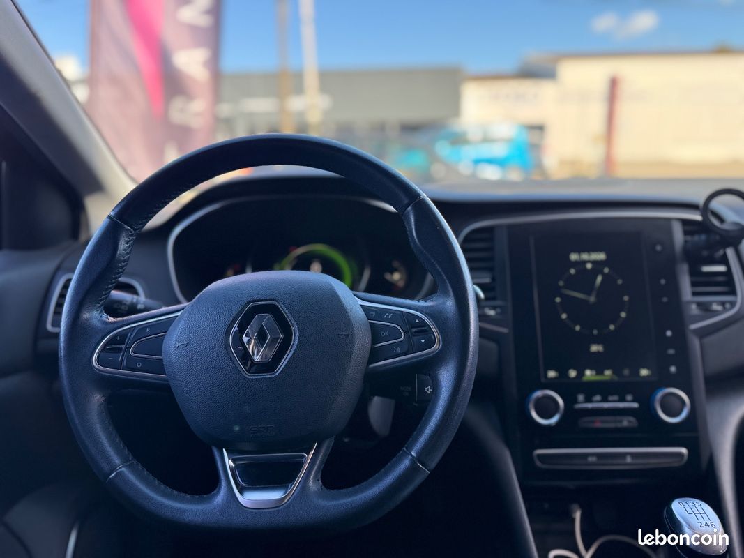 RENAULT MEGANE IV BERLINE dCi 110 Energy Intens + Entretien Complet (image 14)